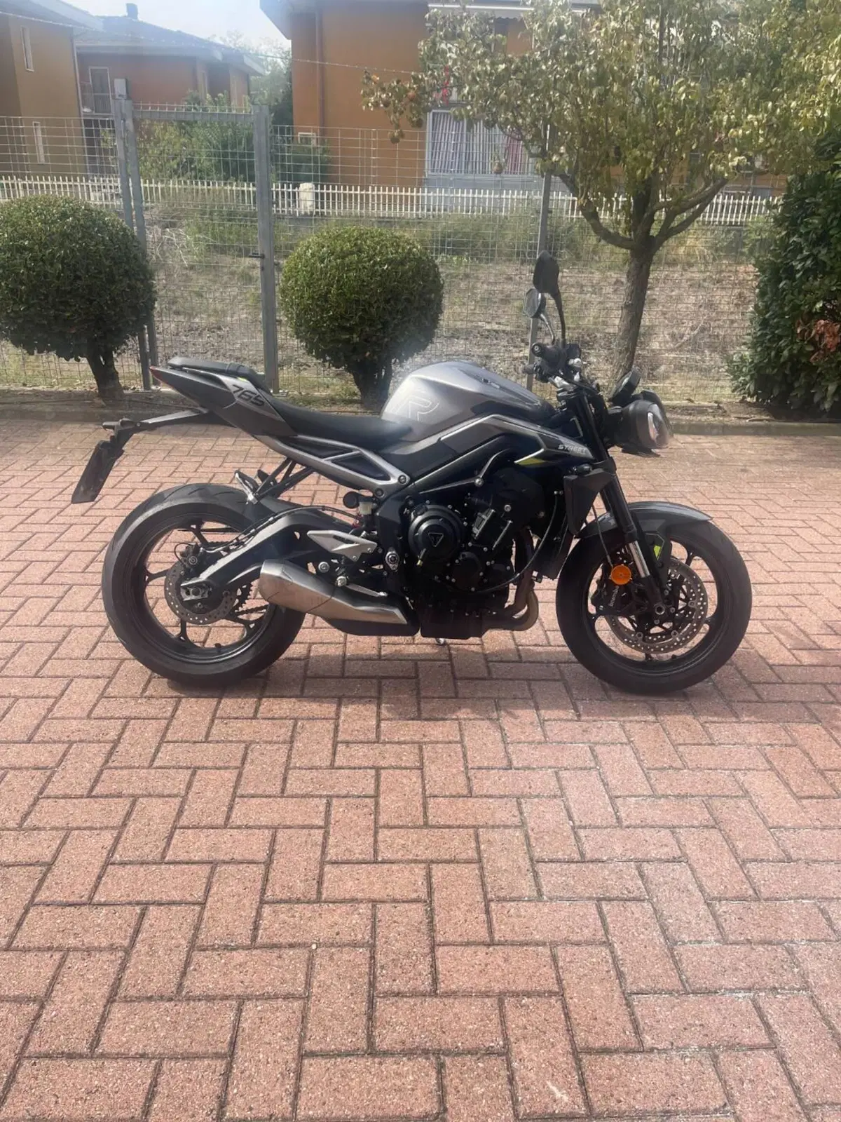 Triumph Street Triple 765 R (2023 - 26)