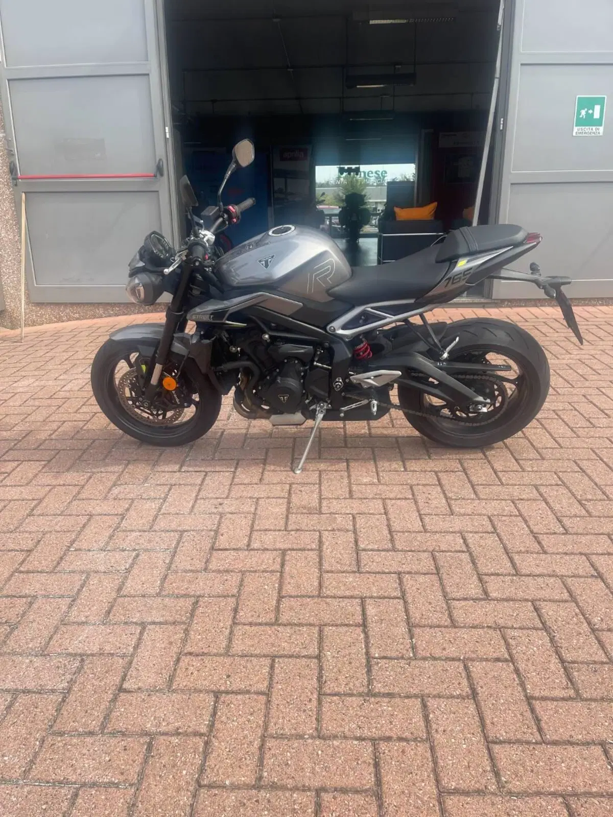 Triumph Street Triple 765 R (2023 - 26) (3)