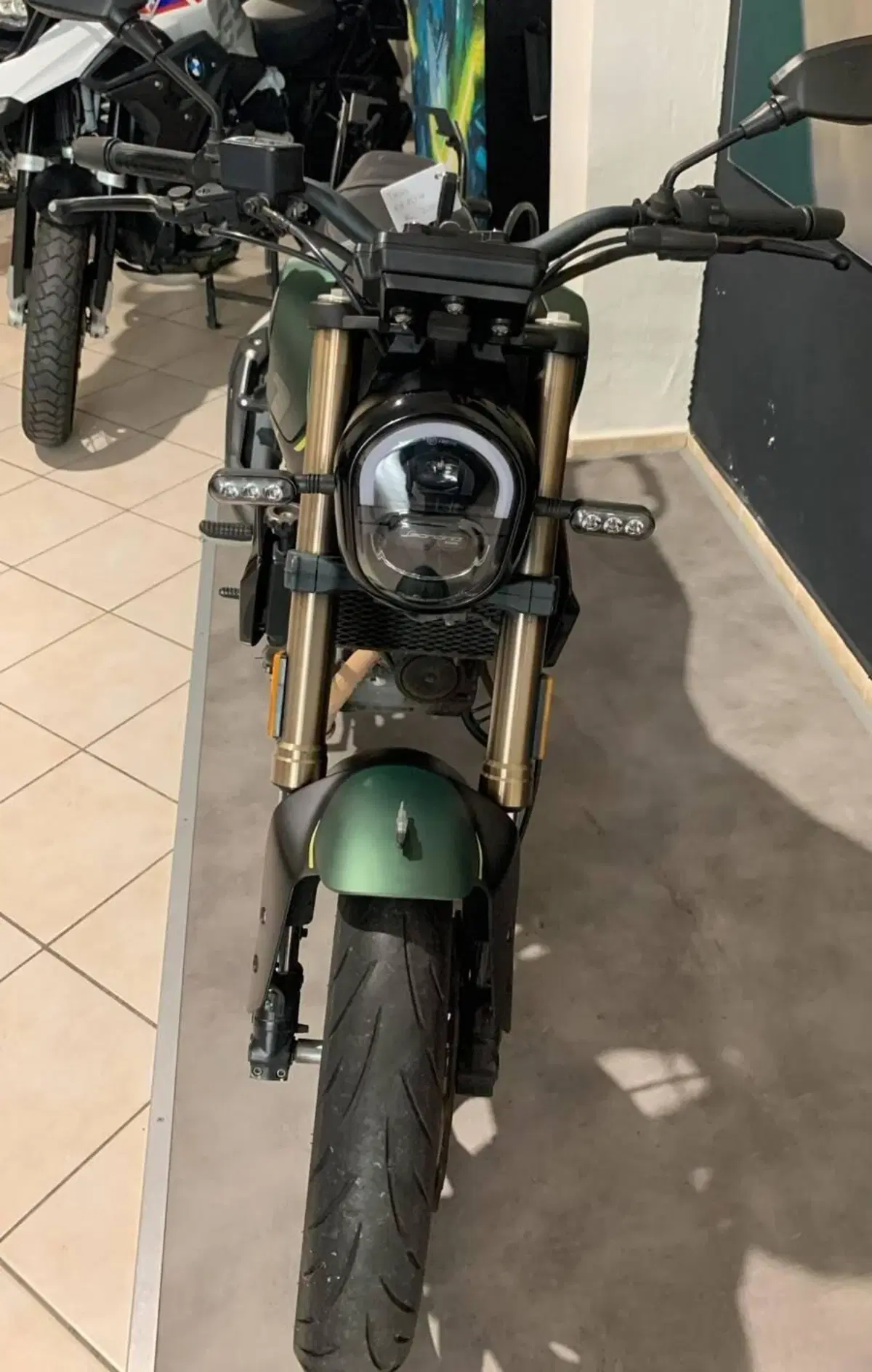 Benelli Leoncino 125 (2022 - 25) (2)