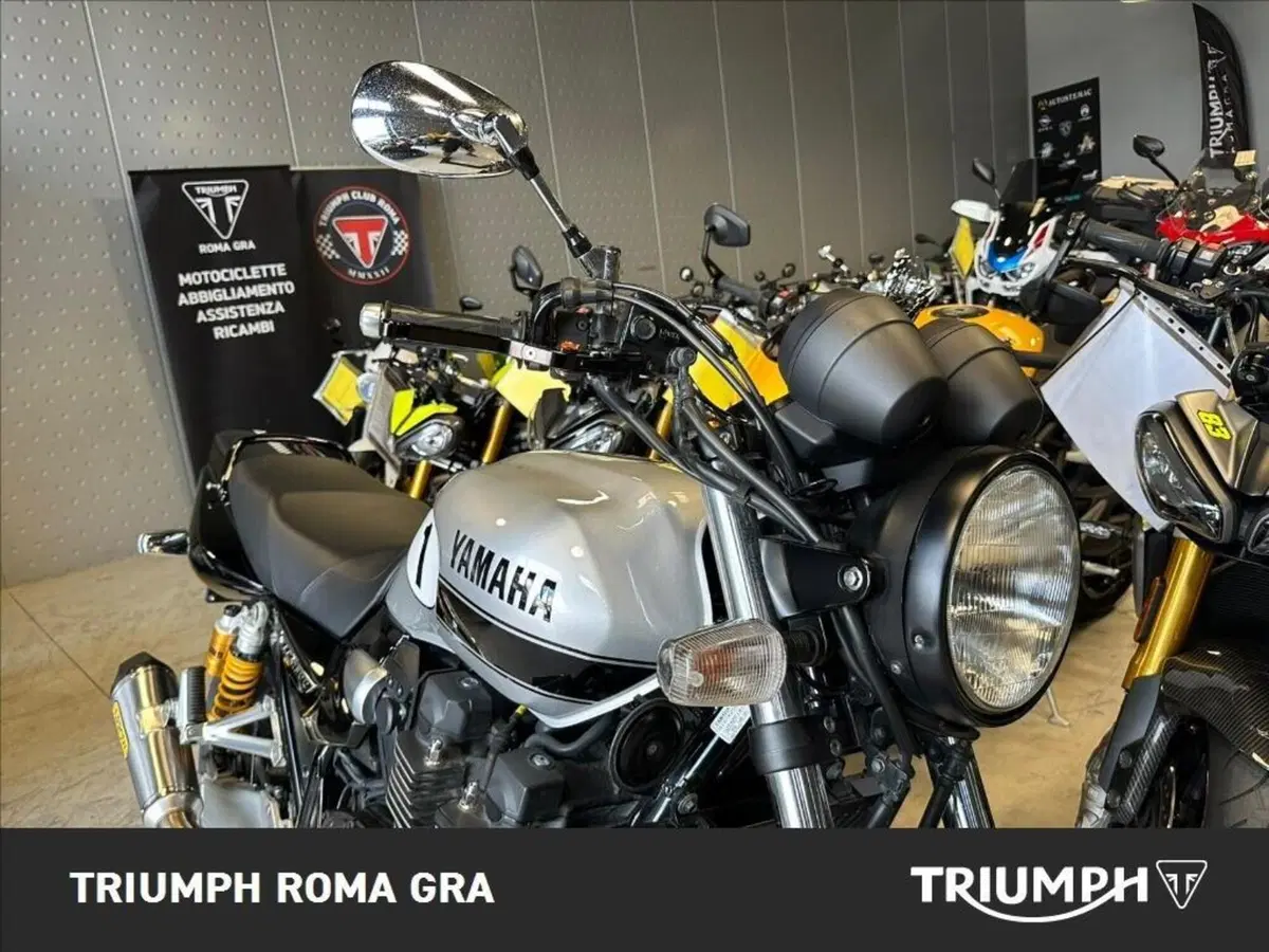 Yamaha XJR 1300 (2015 - 17) (11)