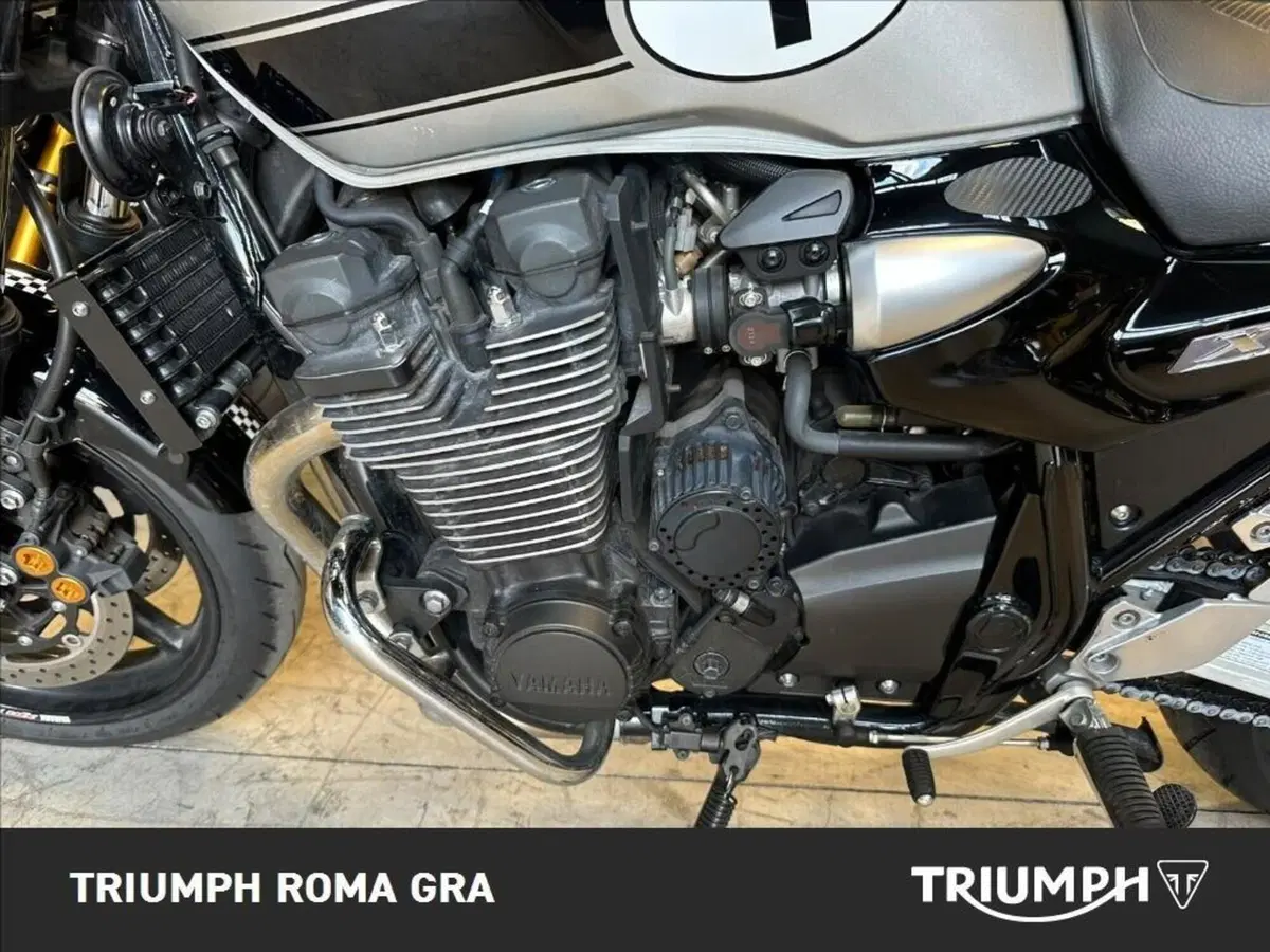 Yamaha XJR 1300 (2015 - 17) (9)
