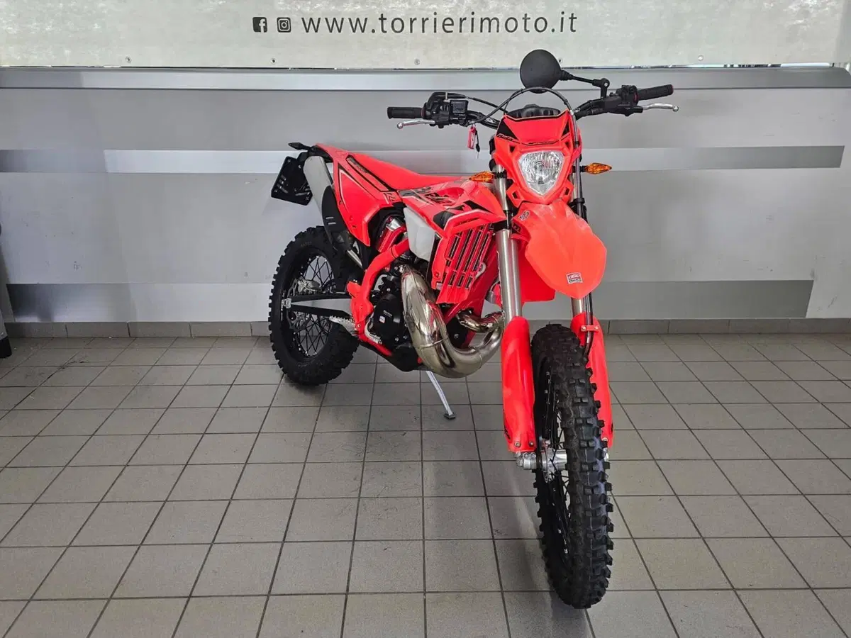 Betamotor RR X-PRO 300 2T Enduro (2026) (2)