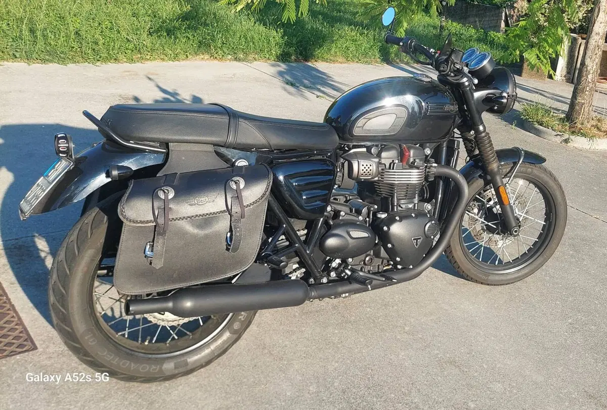Triumph Bonneville T100 Black (2017 - 20) (2)