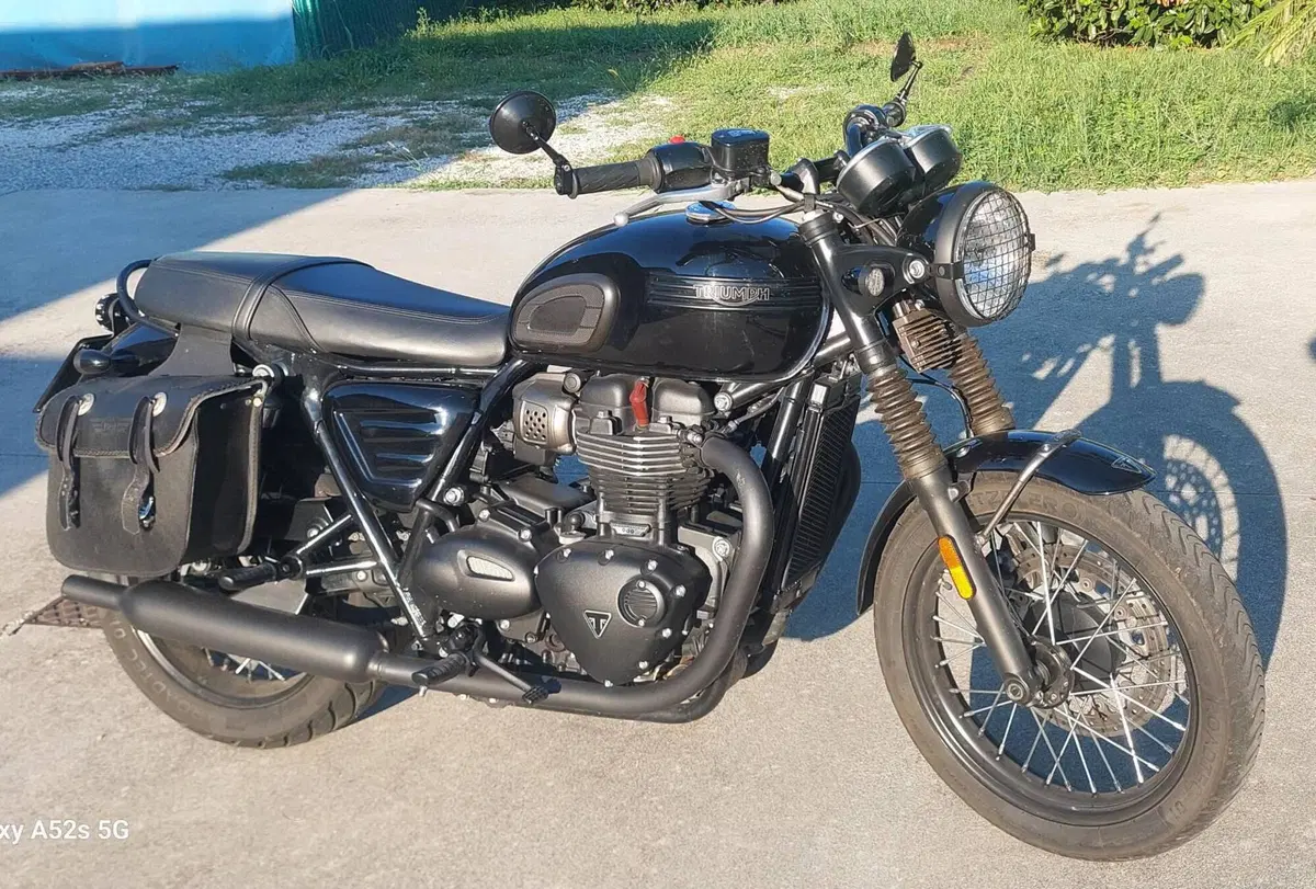 Triumph Bonneville T100 Black (2017 - 20) (3)