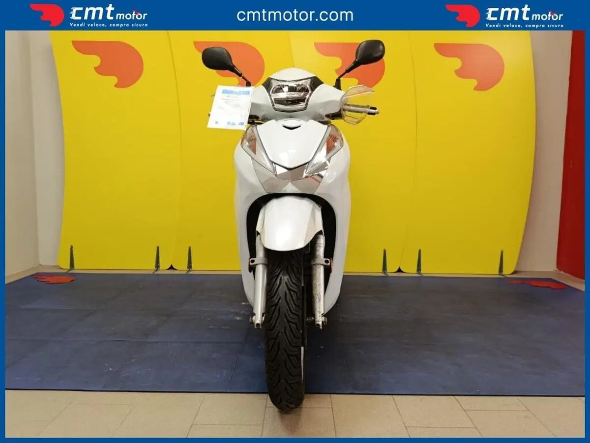 Honda SH 300 i ABS (2016 - 20) (2)