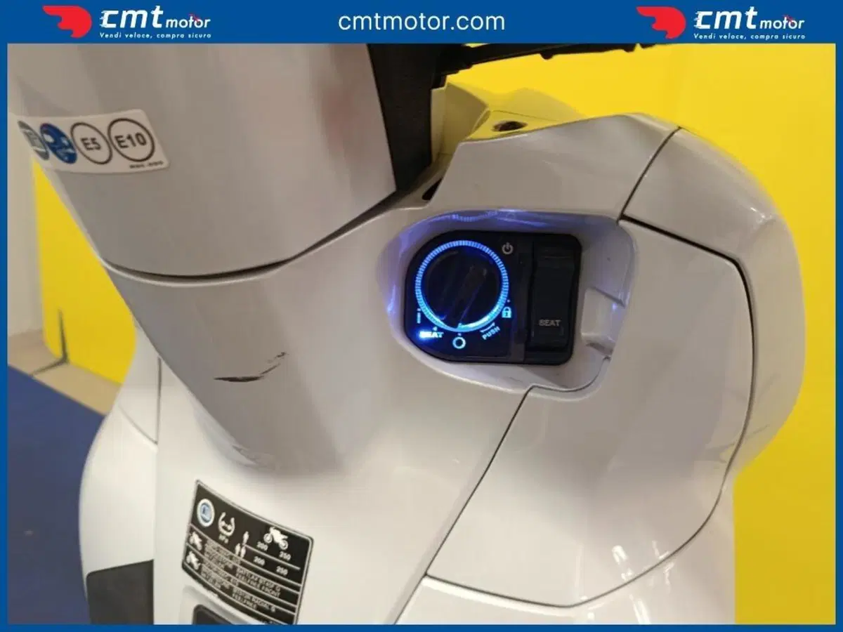 Honda SH 300 i ABS (2016 - 20) (6)