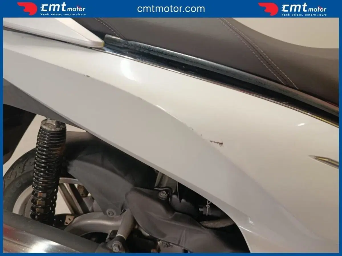 Honda SH 300 i ABS (2016 - 20) (8)