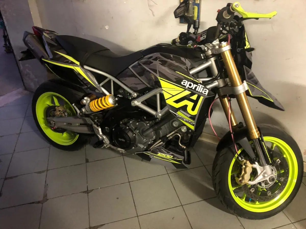 Aprilia Dorsoduro 1200 ABS (2012 - 15) (2)