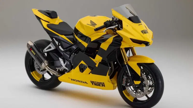 Onitsuka Tiger Honda Mid Sports Concept a Milano Fashion Week