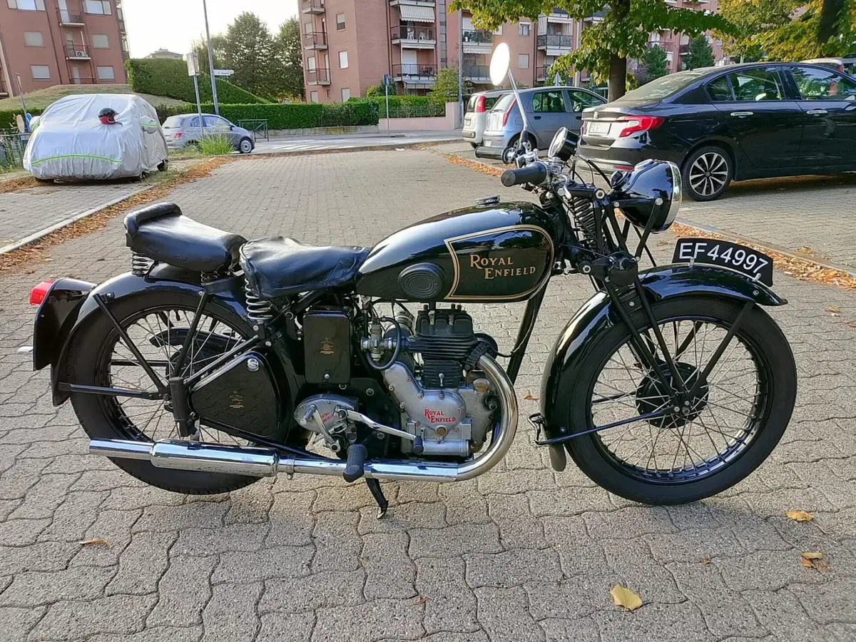 Royal Enfield Turismo (2)