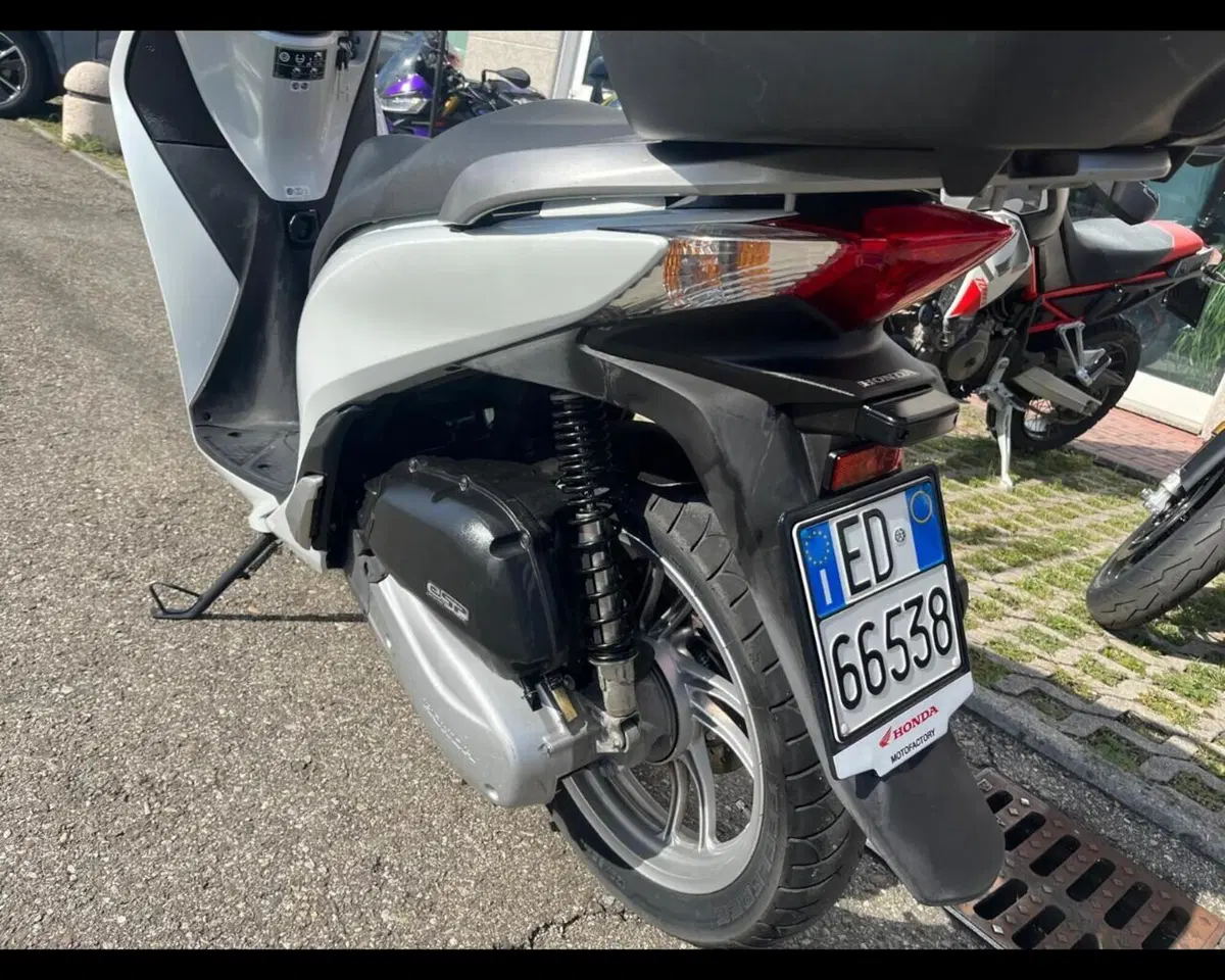 Honda SH 150i ABS (2013 - 16) (12)
