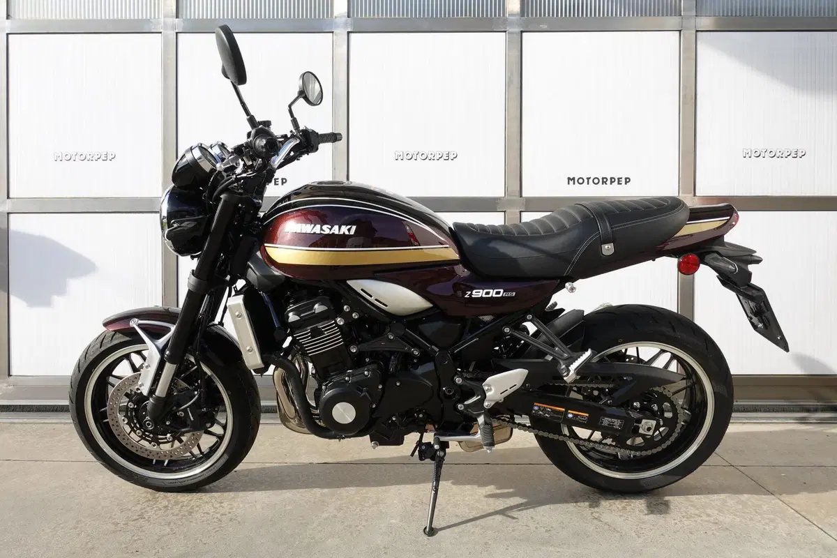 Kawasaki Z 900 RS (2026) (3)