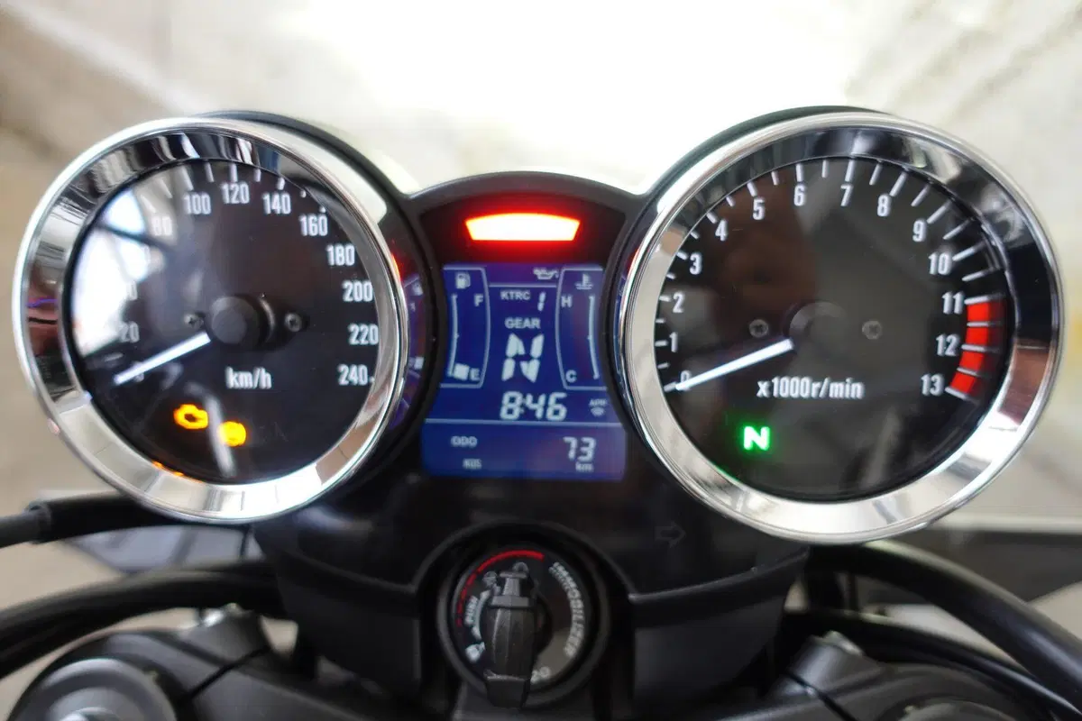 Kawasaki Z 900 RS (2026) (4)