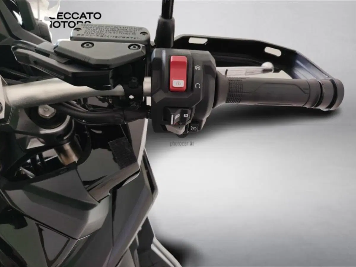Honda X-ADV 750 Travel (2025 - 26) (11)