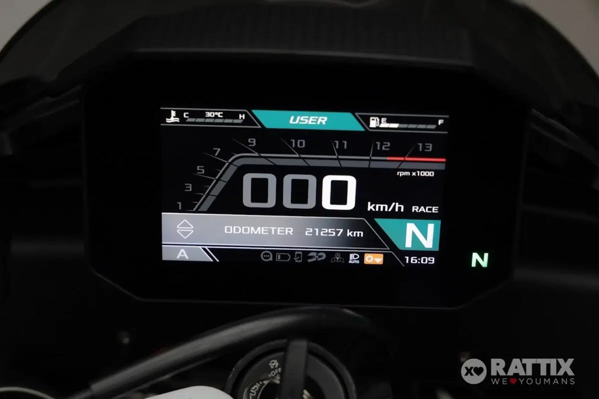 Aprilia Tuono V4 (2021 - 24) (13)