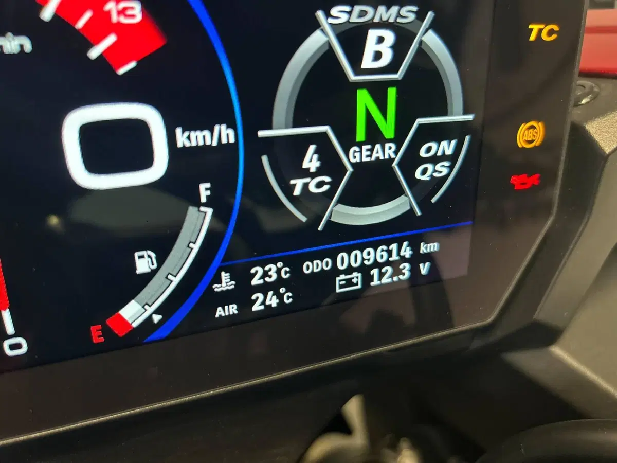 Suzuki GSX-S1000GT (2022 - 24) (5)