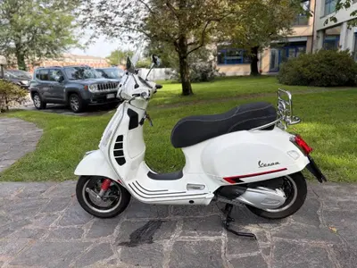 Vespa GTS 300 Hpe (2021 - 22) usata