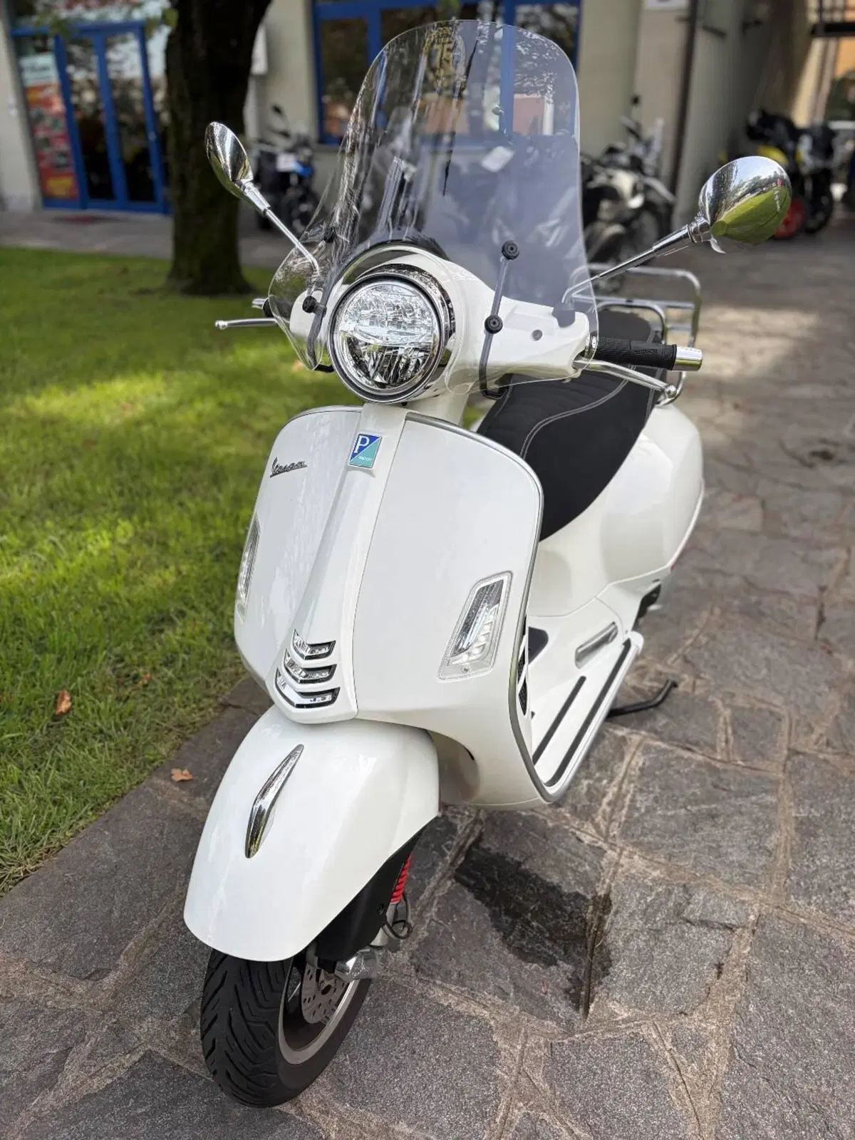 Vespa GTS 300 Hpe (2021 - 22) (3)
