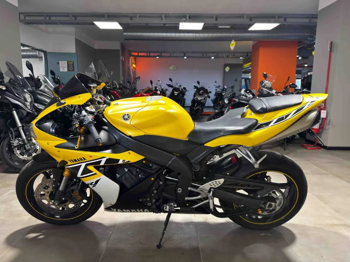 Yamaha YZF R1 (2006 - 07) (4)