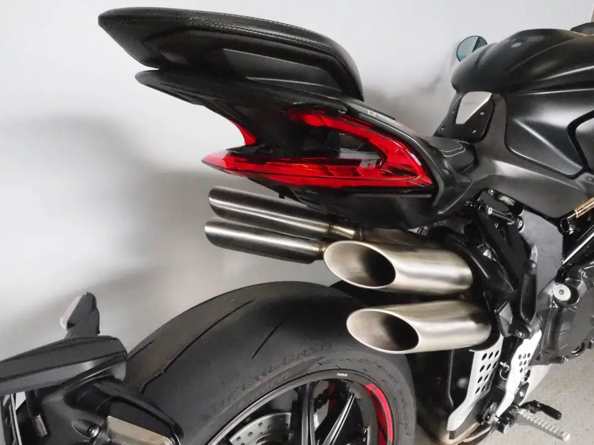 MV Agusta Brutale 1000 RR (2021 - 25) (4)