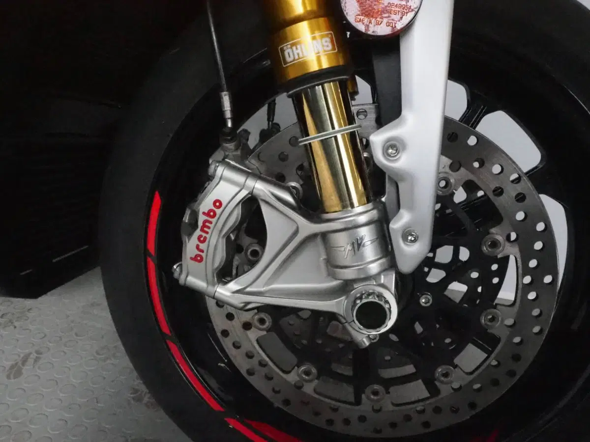 MV Agusta Brutale 1000 RR (2021 - 25) (7)