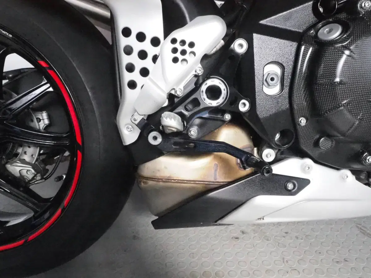 MV Agusta Brutale 1000 RR (2021 - 25) (11)
