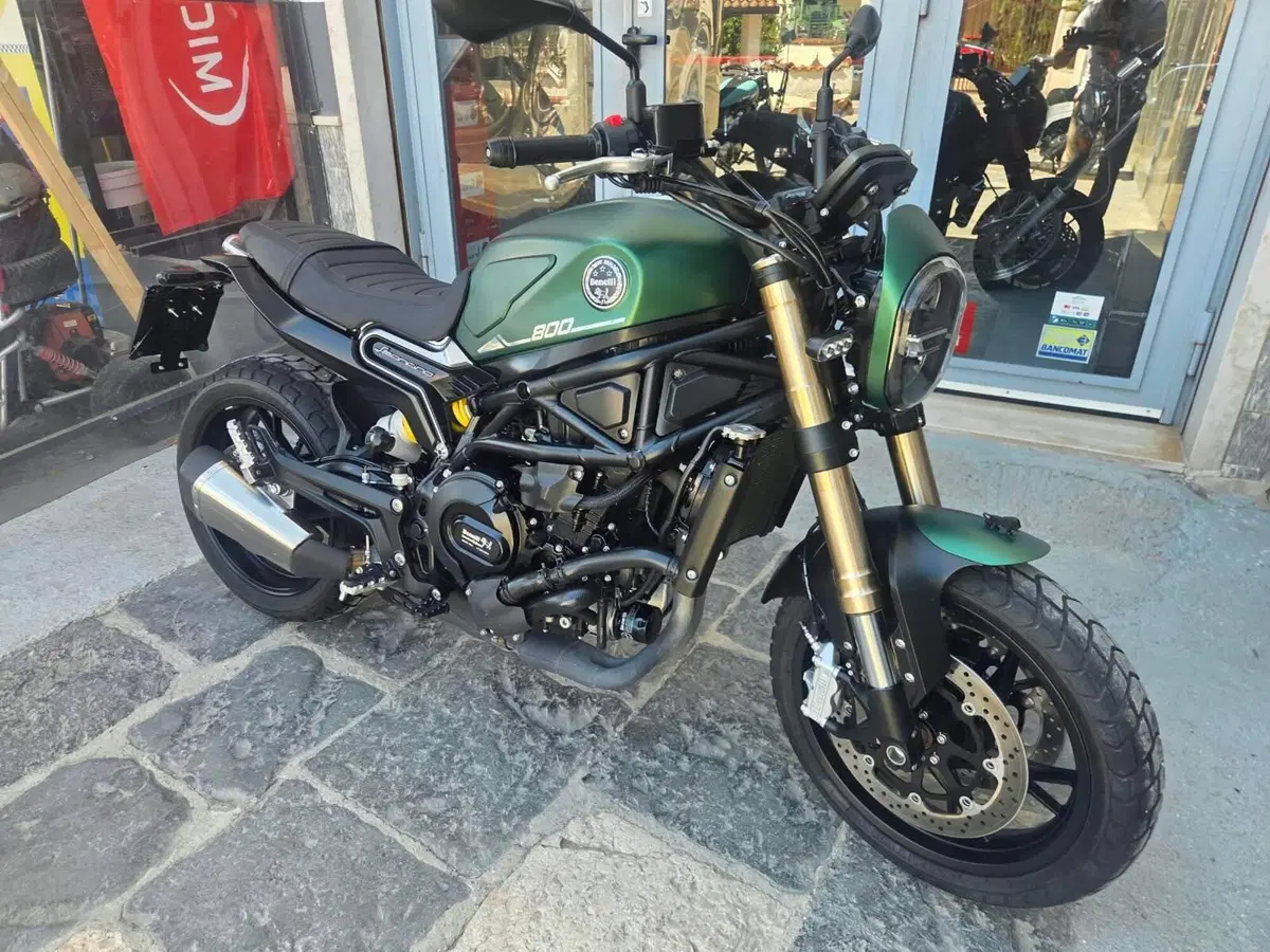 Benelli Leoncino 800 (2022 - 26) (4)