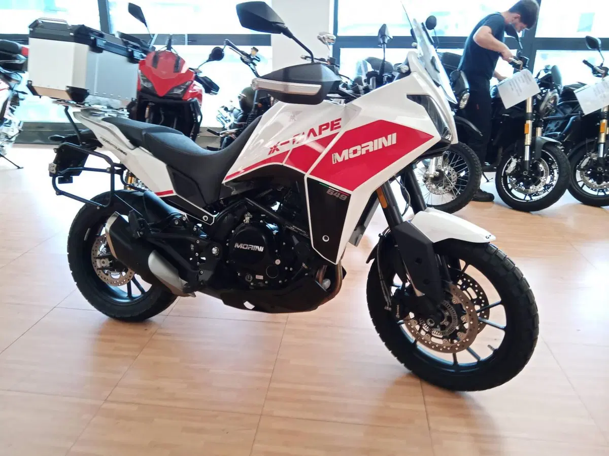 Moto Morini X-Cape 650 (2021 - 26) (2)