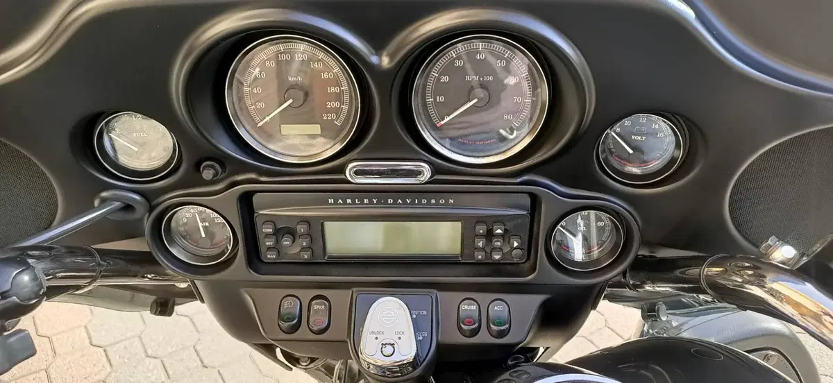 Harley-Davidson 1584 Electra Glide Ultra Classic (2008 - 13) - FLHTCU (6)