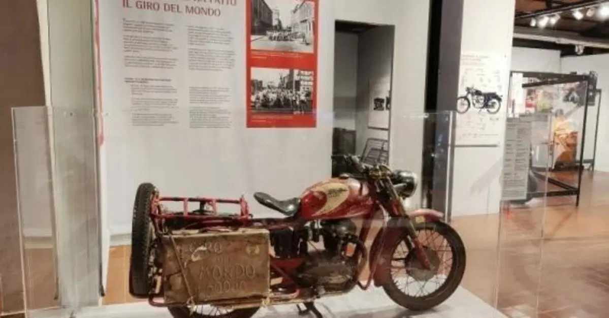 Ducati 175 T, la moto del Giro del Mondo in mostra a Bologna