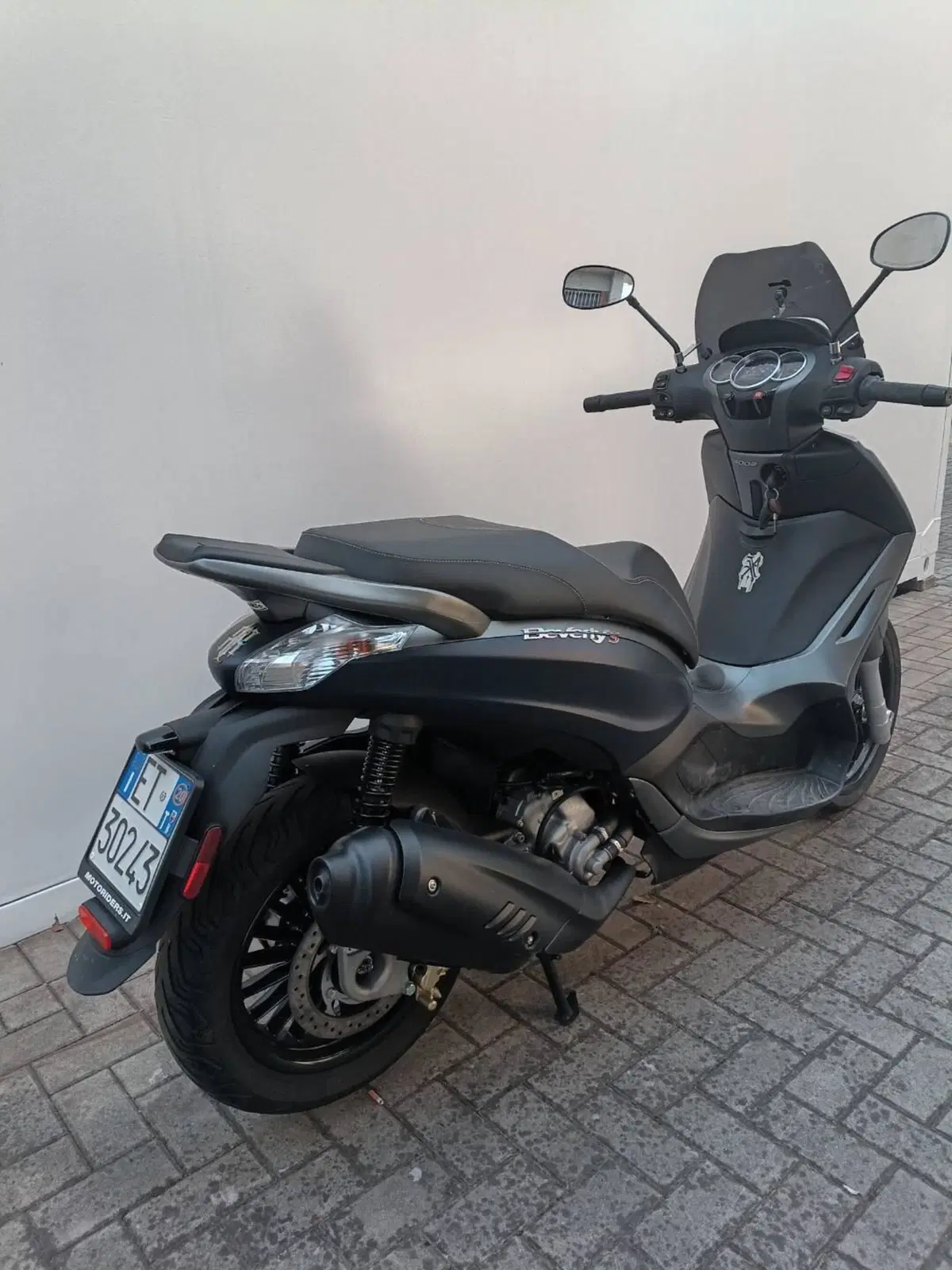 Piaggio Beverly 300 i.e. Street (2020) (4)