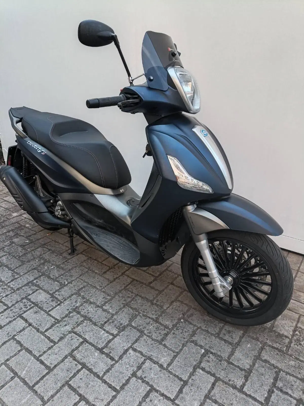 Piaggio Beverly 300 i.e. Street (2020) (6)