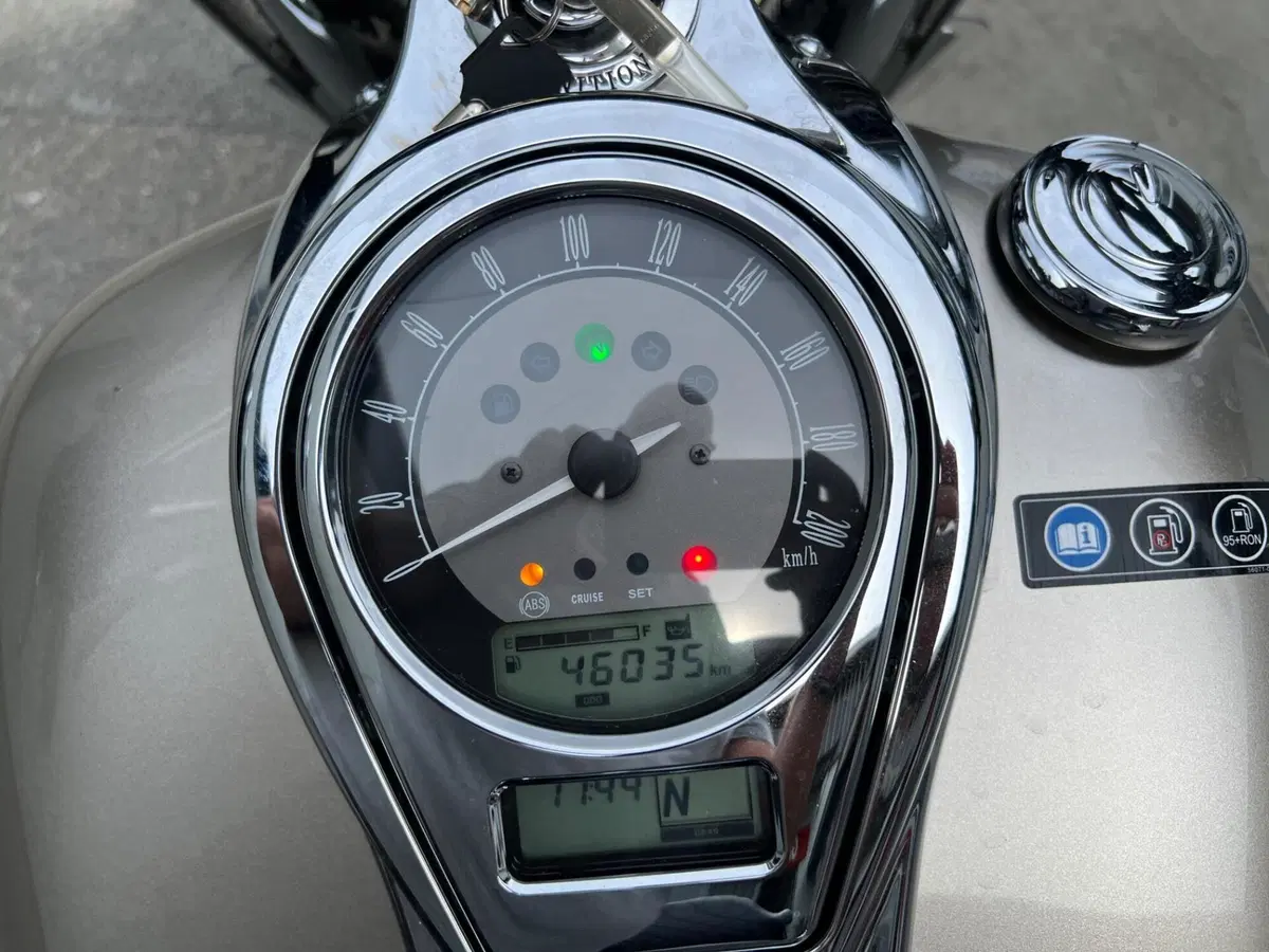 Kawasaki Vulcan VN 1700 Nomad (2014 - 16) (5)