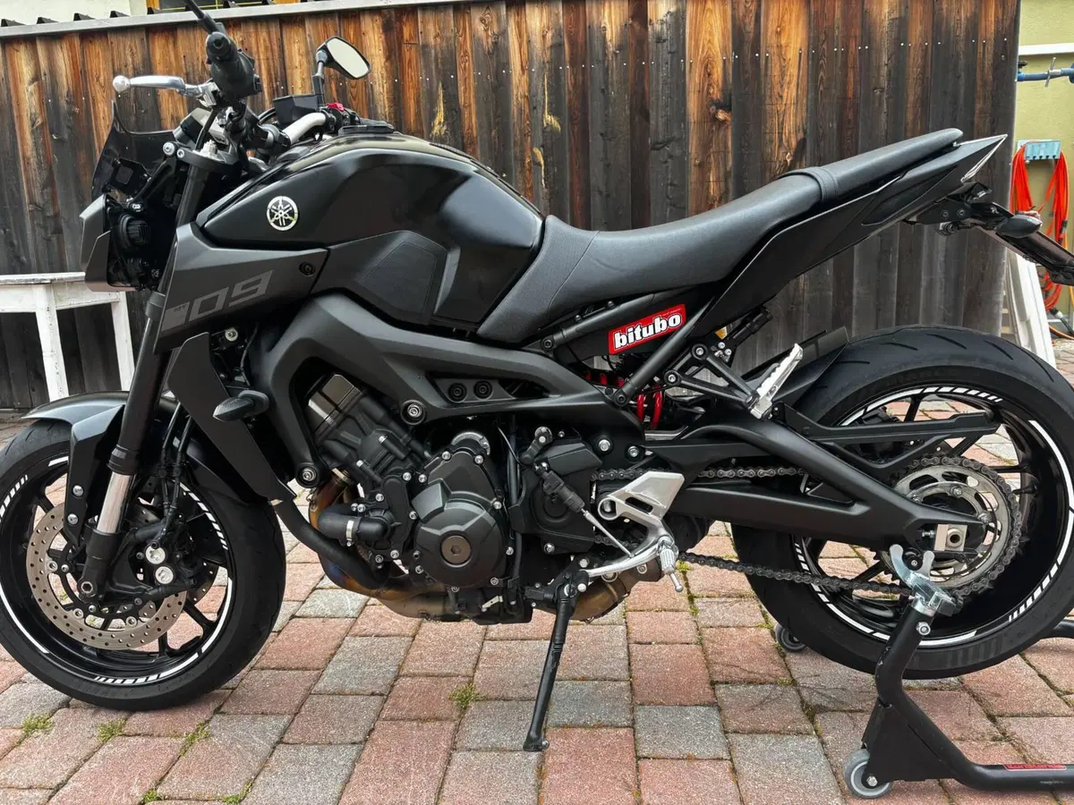 Yamaha MT-09 (2017 - 20) (2)