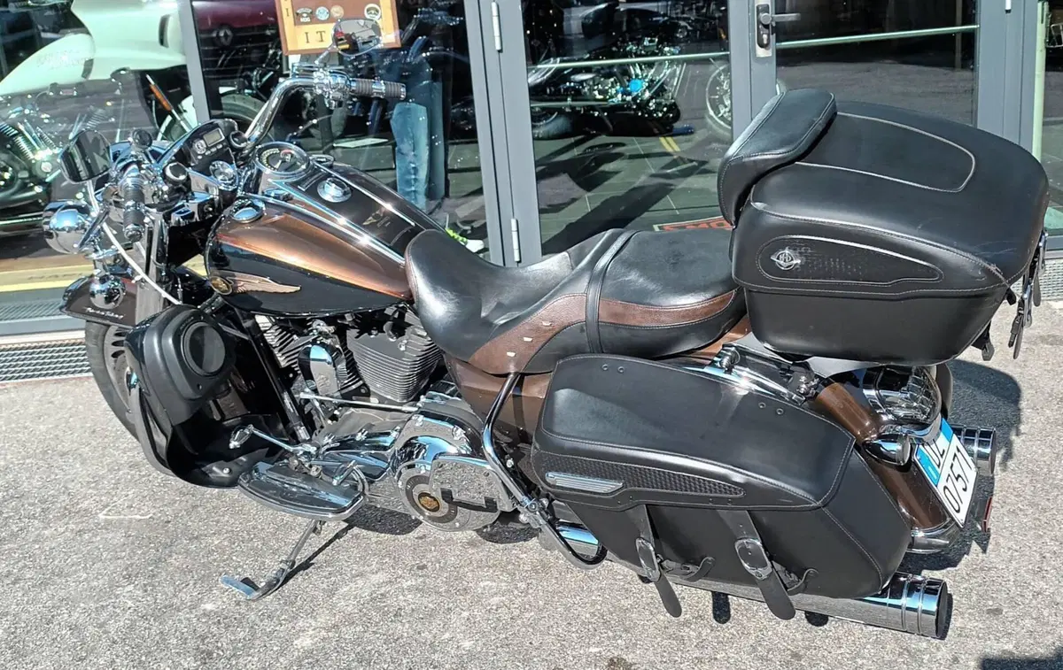 Harley-Davidson 1690 Road King (2013 - 16) - FLHR (5)