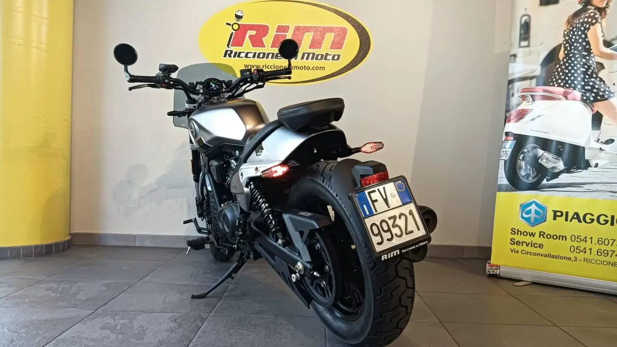 Benelli Leoncino 400 Bobber (2026) (5)