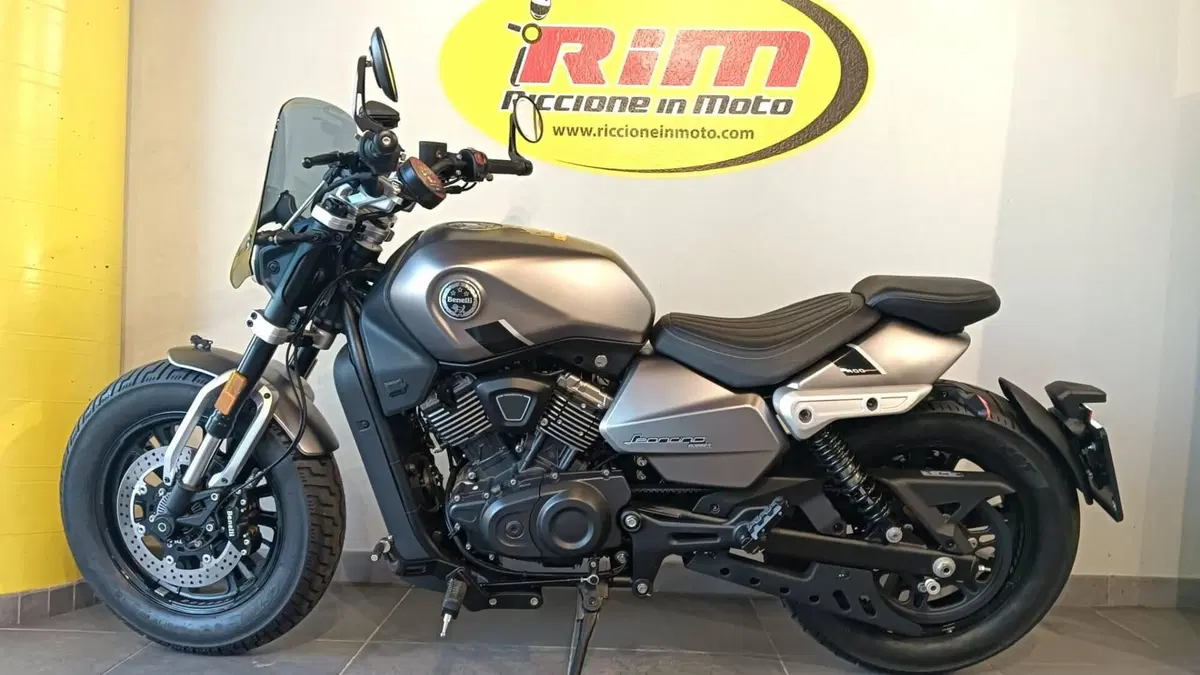 Benelli Leoncino 400 Bobber (2026) (4)