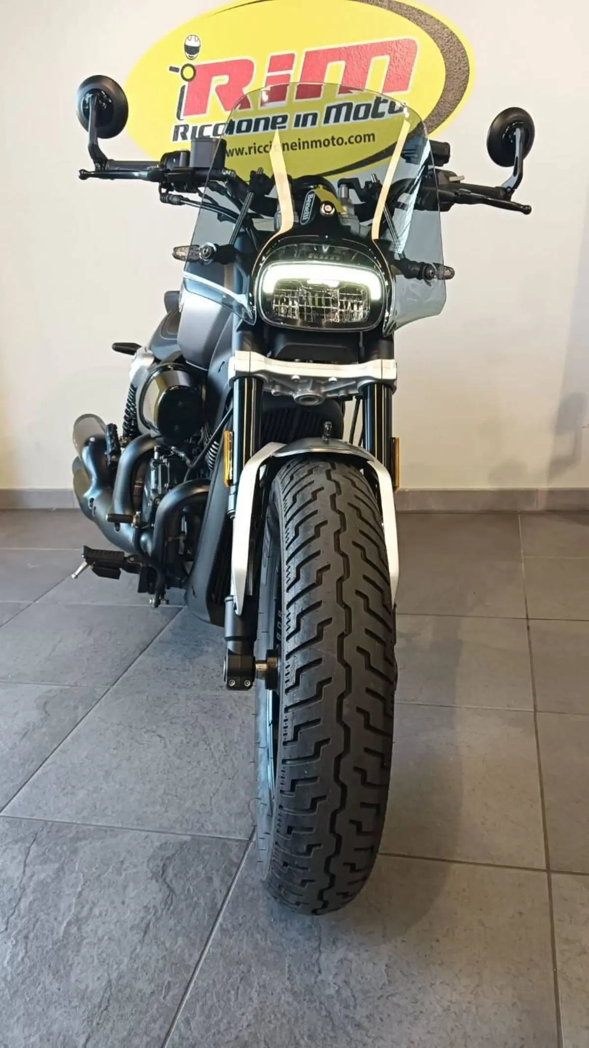 Benelli Leoncino 400 Bobber (2026) (13)