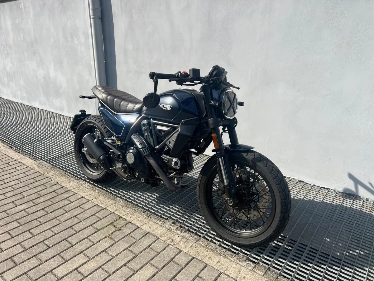 Ducati Scrambler 800 Nightshift (2023 - 24) (4)