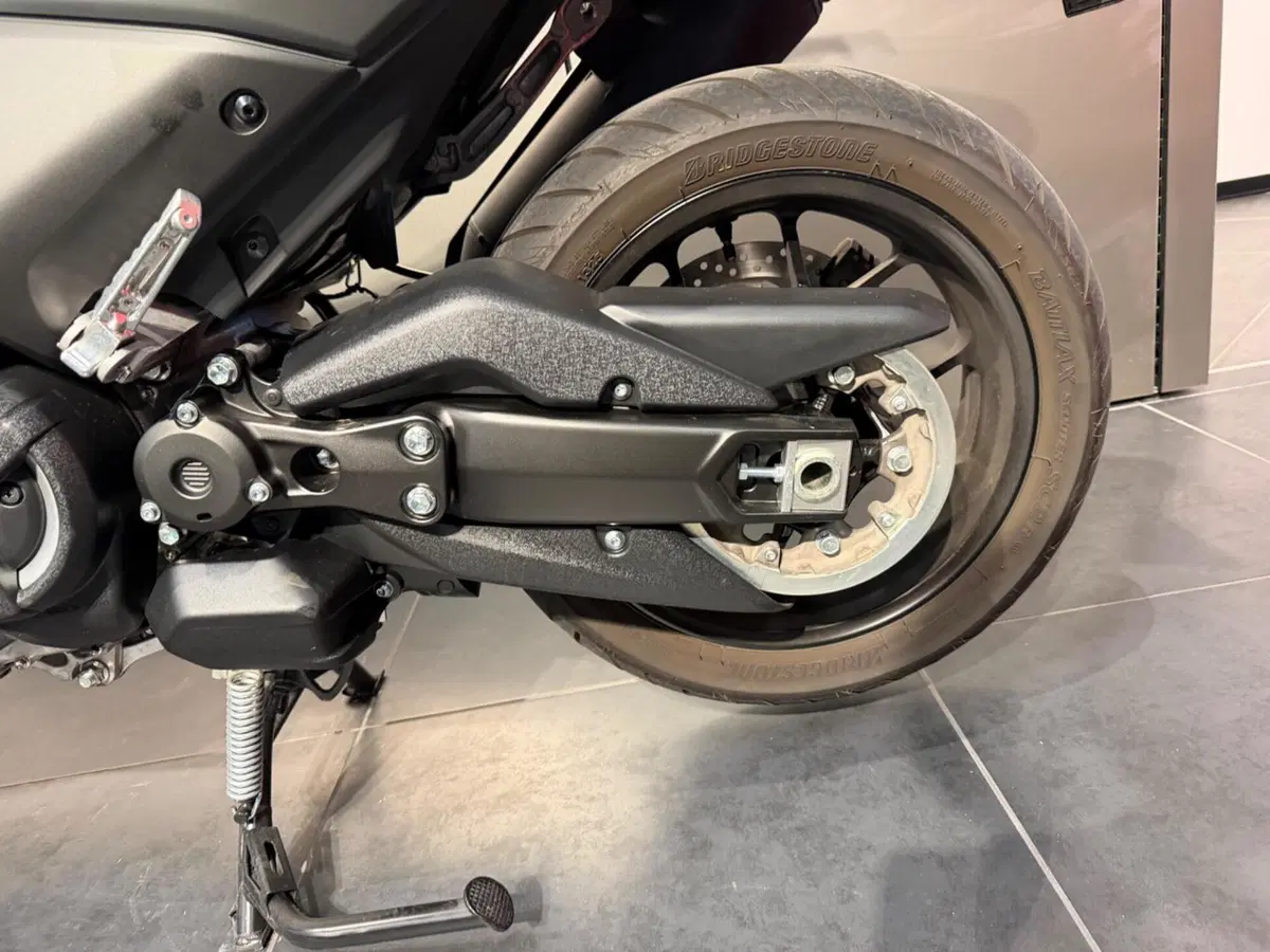 Yamaha T-Max 560 (2025 - 26) (6)