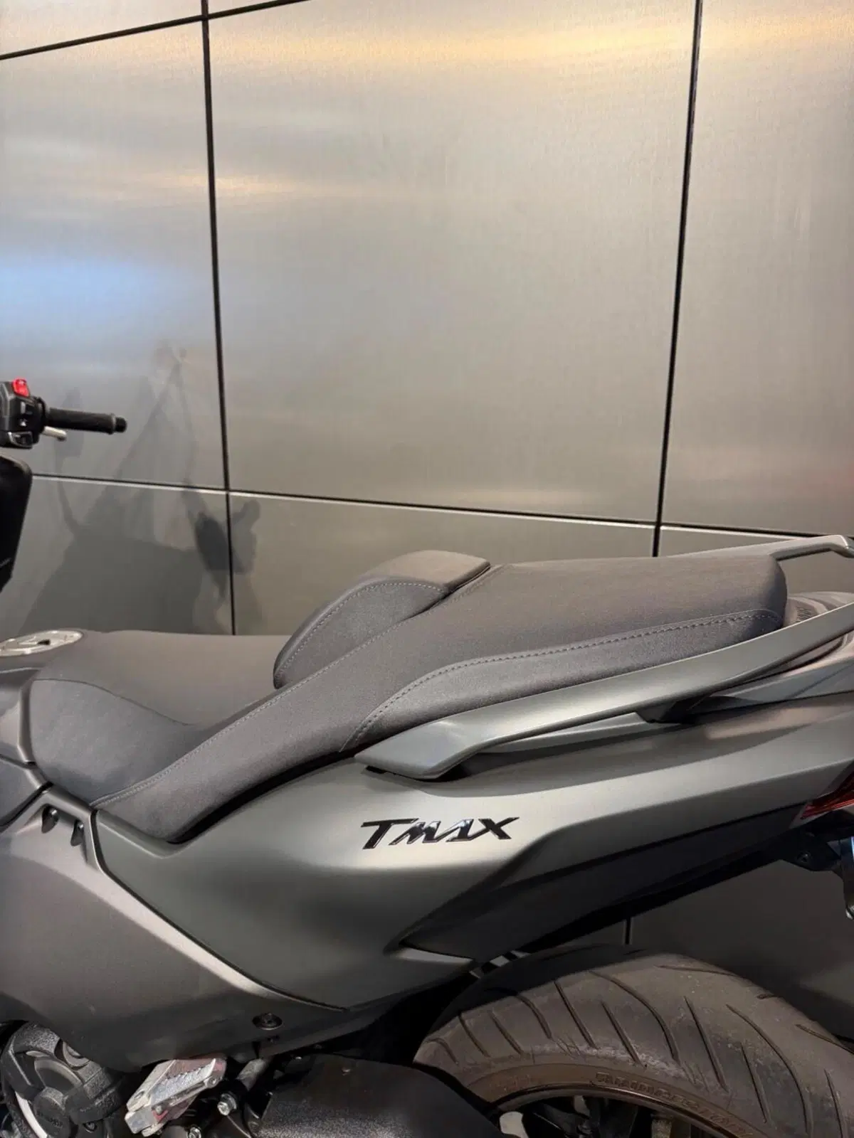 Yamaha T-Max 560 (2025 - 26) (8)