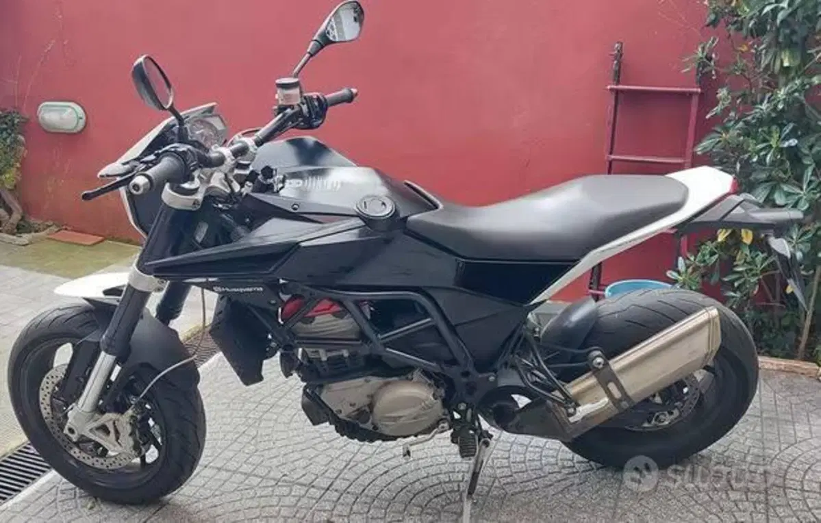 Husqvarna Nuda 900 R (2011 - 13) (2)