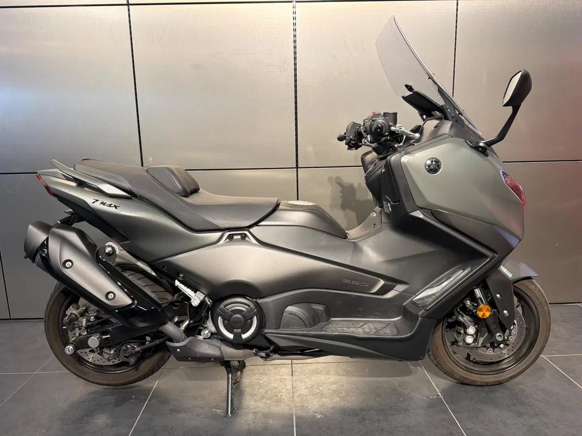 Yamaha T-Max 560 (2025 - 26)