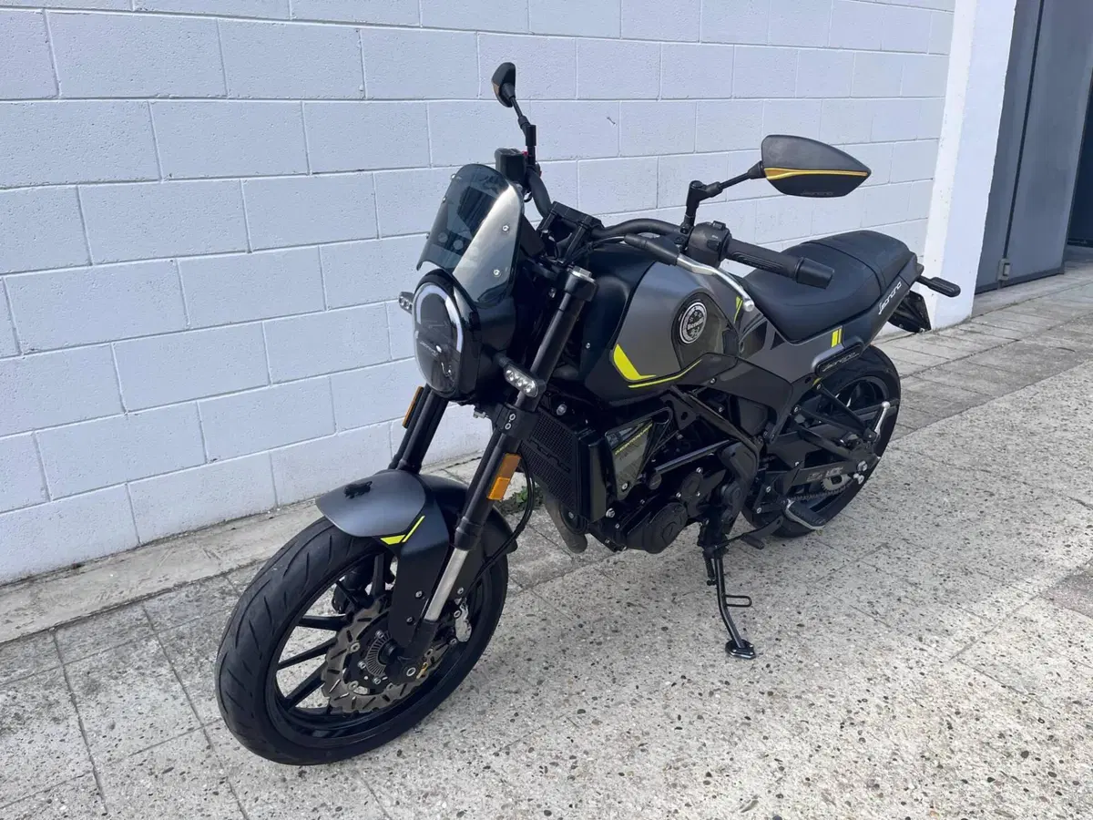 Benelli Leoncino 250 (2021 - 25) (3)