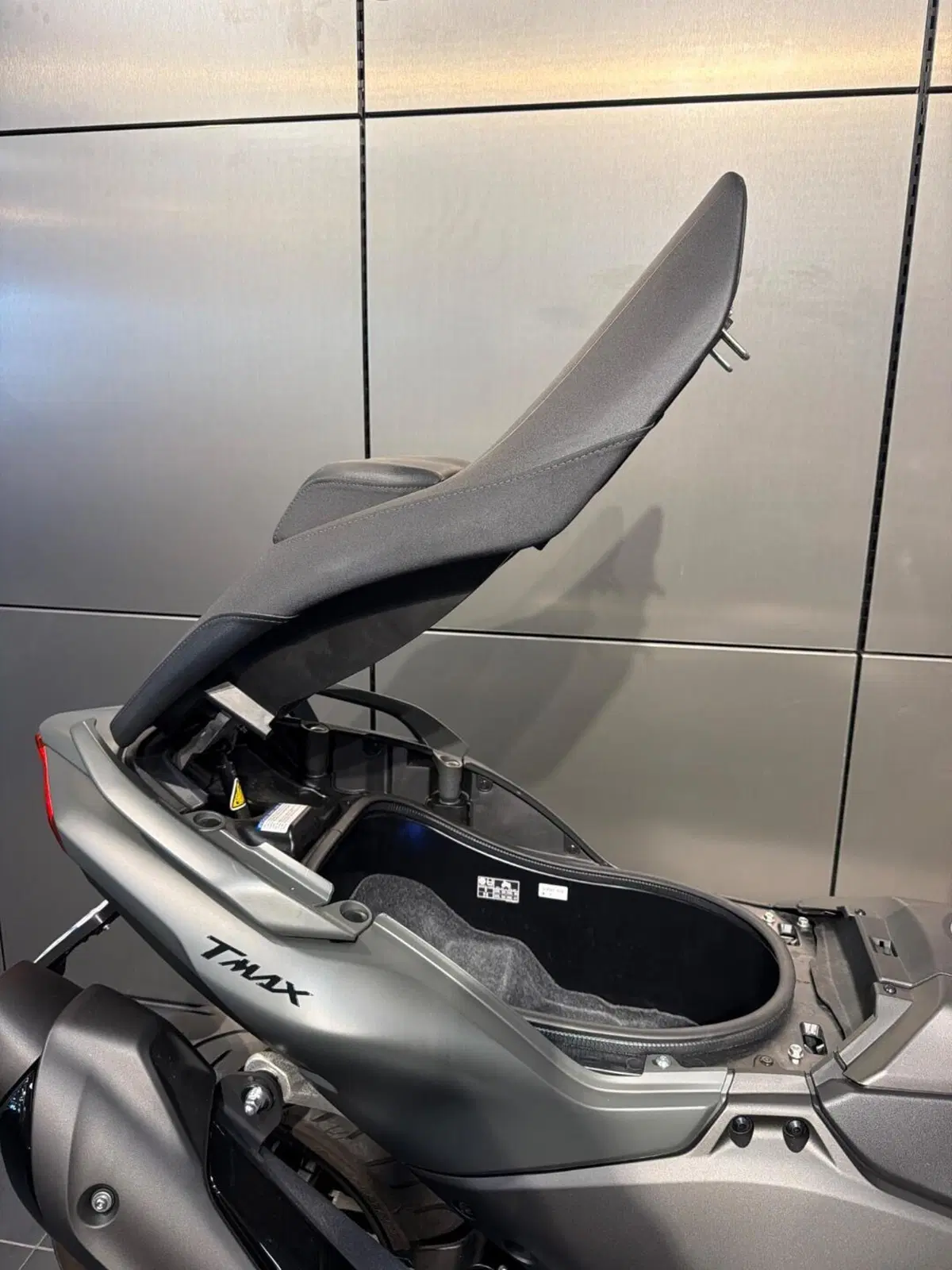 Yamaha T-Max 560 (2025 - 26) (20)