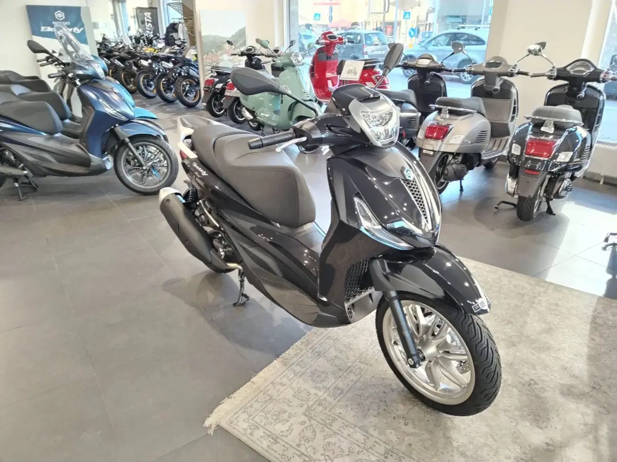 Piaggio Beverly 310 (2025 - 26) (5)