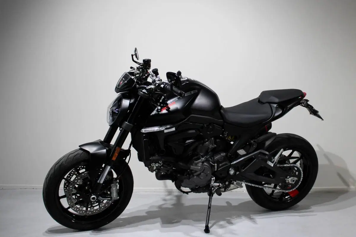 Ducati Monster 937 (2021 - 25) (3)