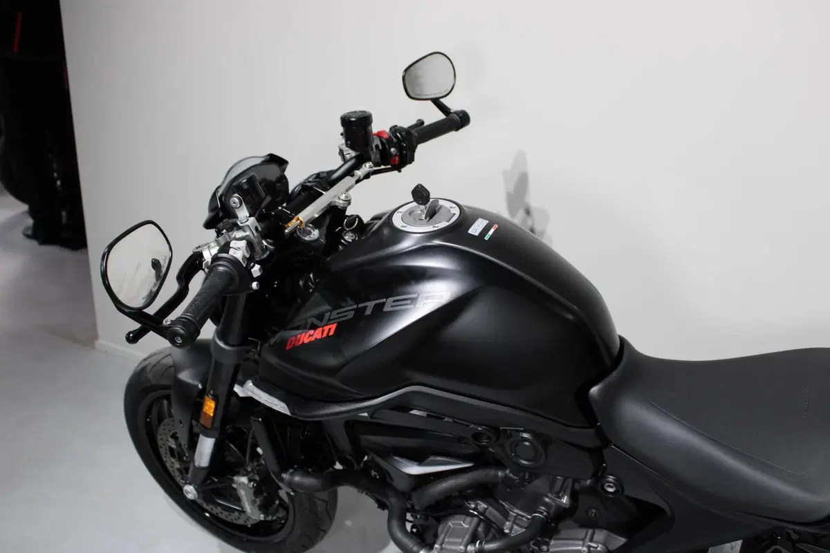 Ducati Monster 937 (2021 - 25) (5)