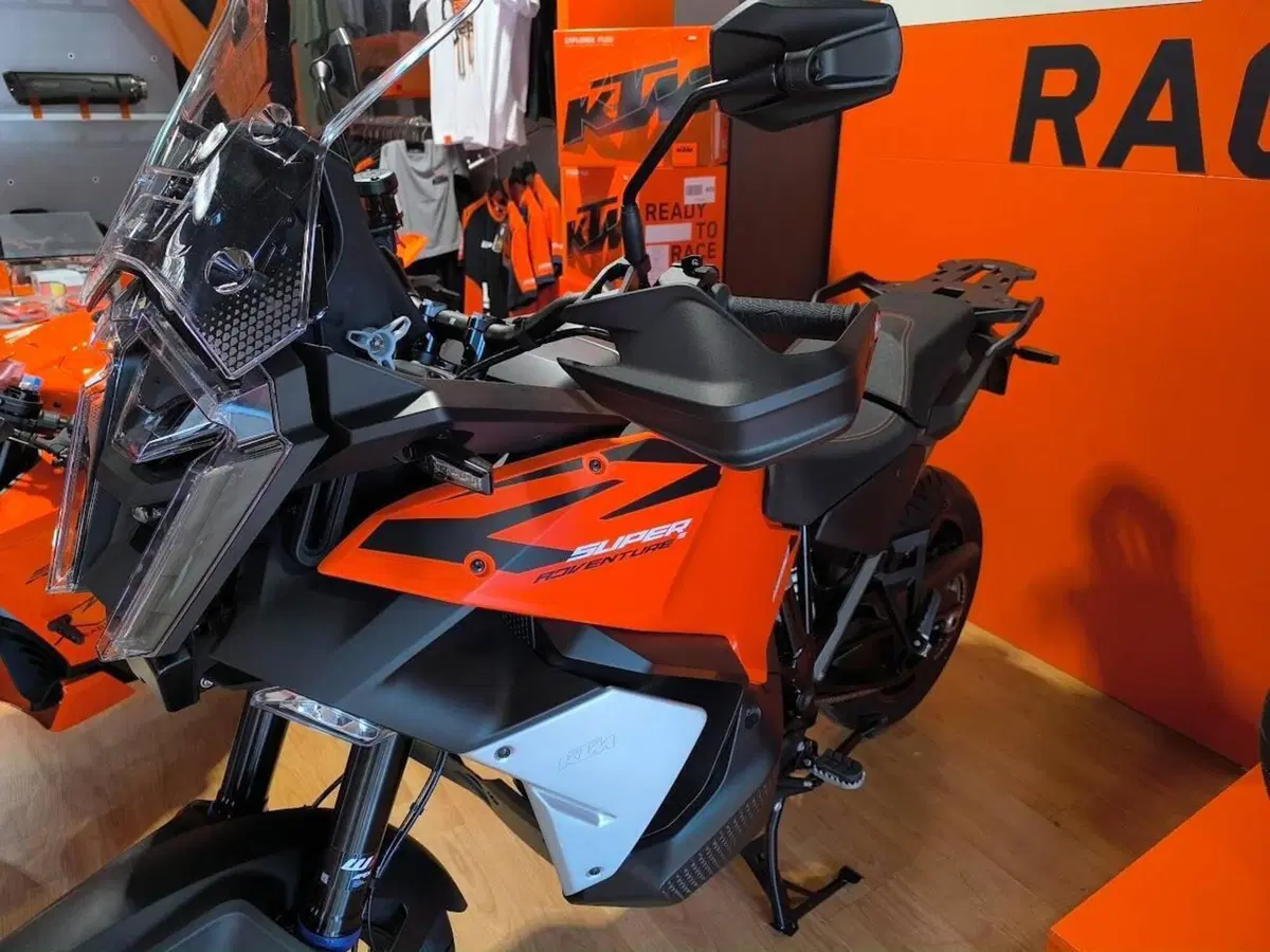 KTM 1390 Super Adventure S EVO (2026) (4)