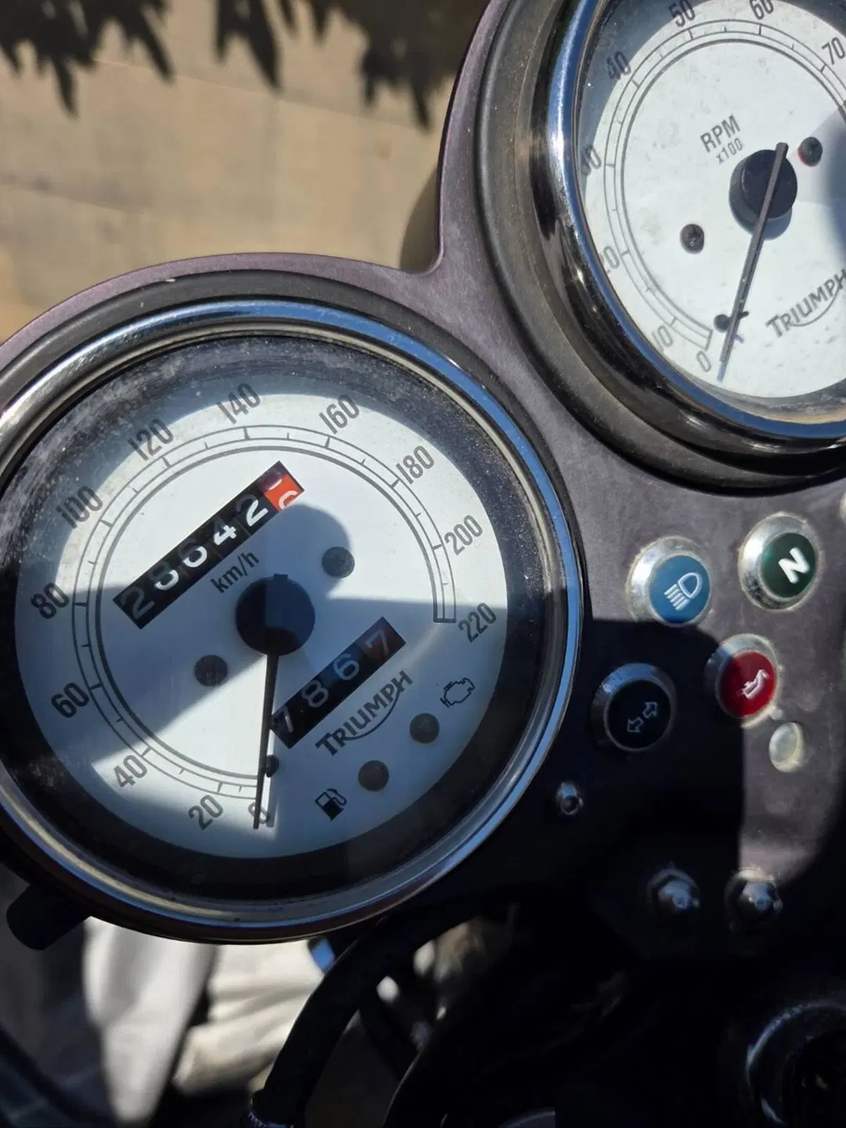 Triumph Thruxton 900 (2004 - 15) (8)
